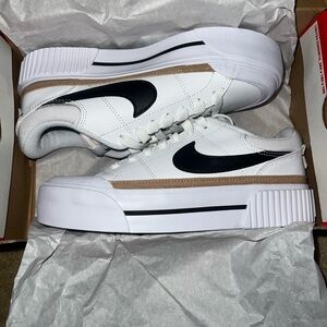 Brand new Women’s Nike Court legacy lift shoes